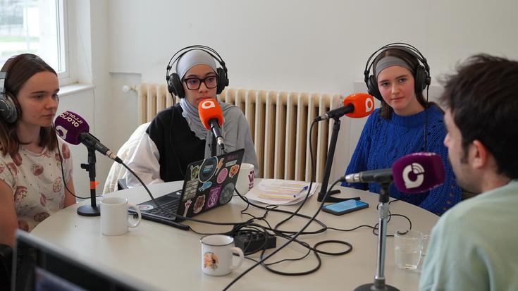 Laskoraingo DBH4ko ikasleek Antton Telleria elkarrizketatu dute