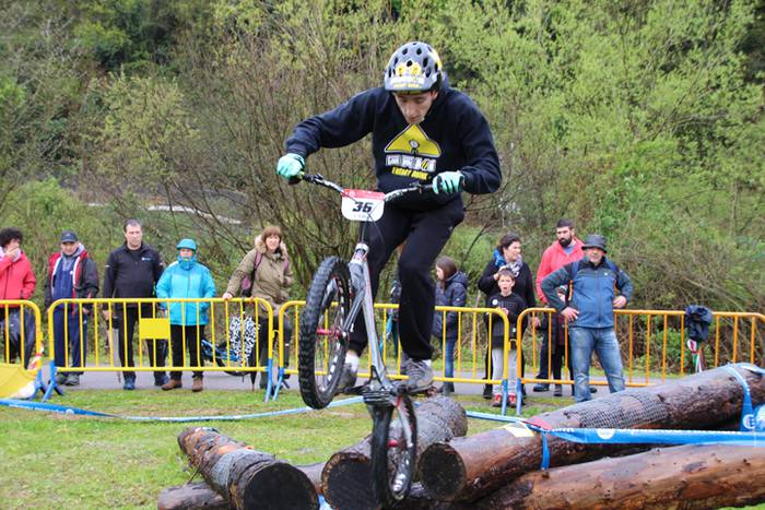 Bi gurpilen gainean  44 1491138637202