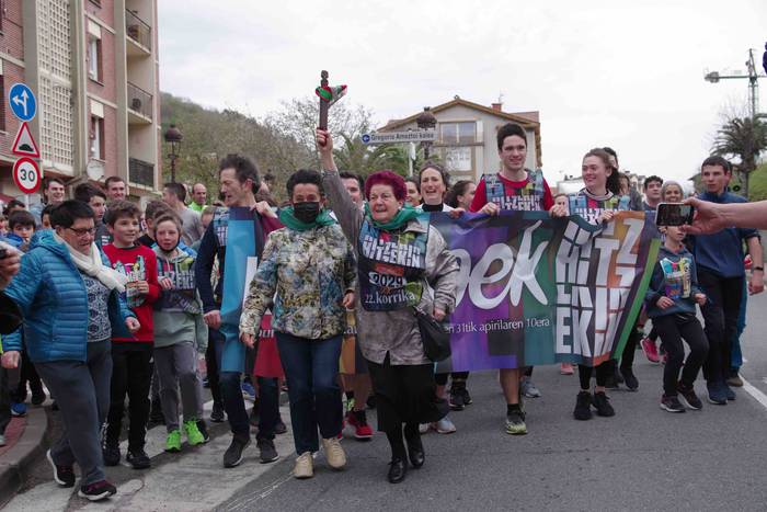 korrika, furgonetatik, Anoet 37 1649421140192