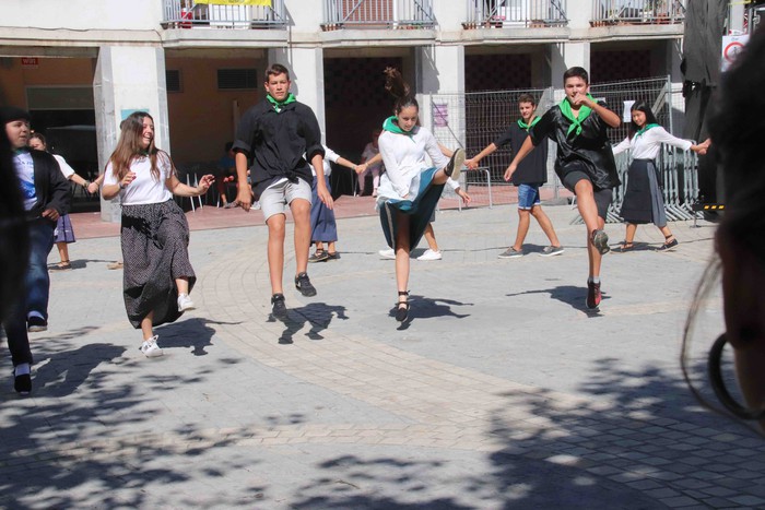 46 gaztek parte hartu dute Irurako Dantza-Sokan - 32