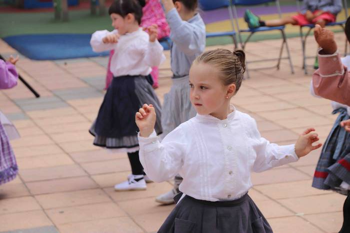 Euskal dantzek harrobia dute 84 1567950089824