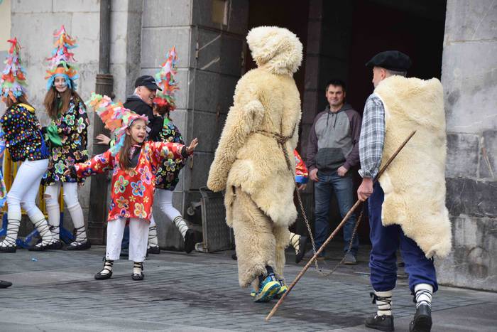 Dantzari txikiek Tolosako ka 11 1551531229023