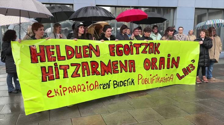 Helduen egoitzetako langileak borrokan