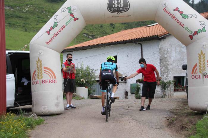 Luis Mari Urizar eta Lorea B 4 1626546240730