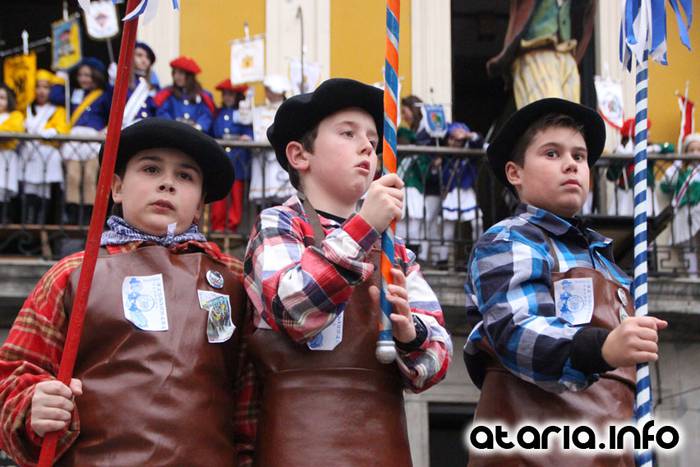 Zaldunita bezperako haur danborrada 111 1454785370603