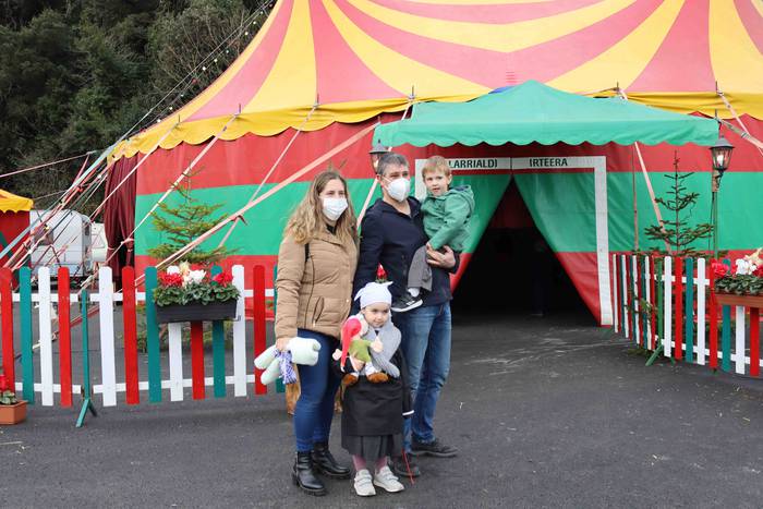 Olentzero eta Mari Domingi b 22 1640342798957