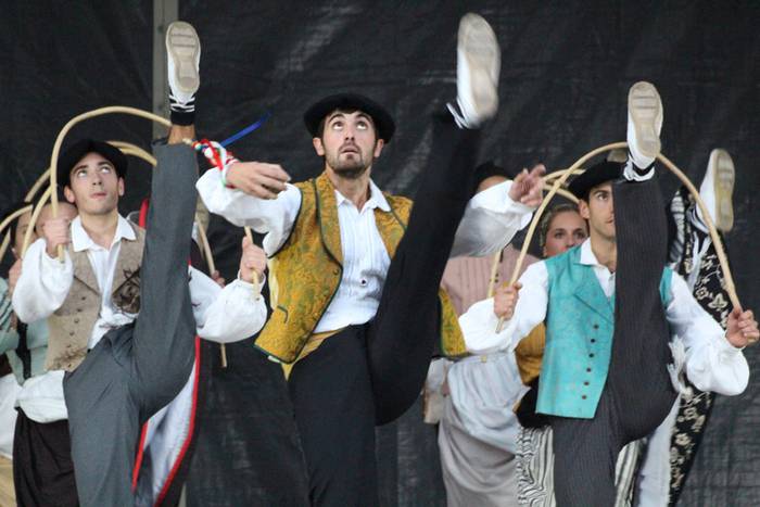 Irurako festak 2015 buruhandiak 44 1443465701086