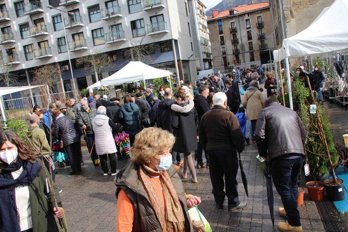 Zuhaitz azoka 2022 23 1645283031432