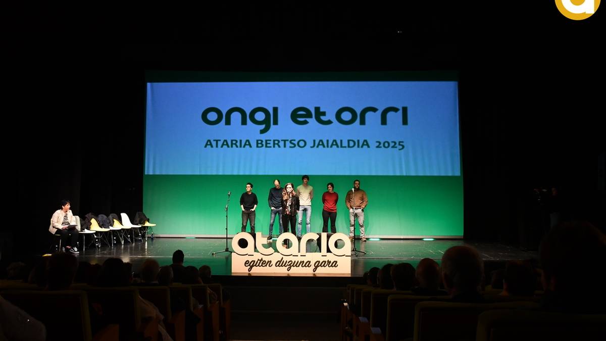 Ataria Bertso Jaialdirako sarreren erdia saldu da