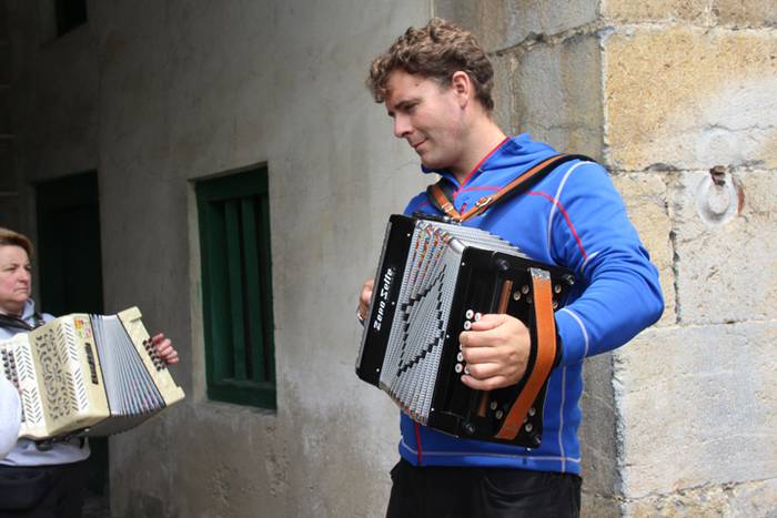 Ikurinak abiarazi du kuadril 6 1498918416948