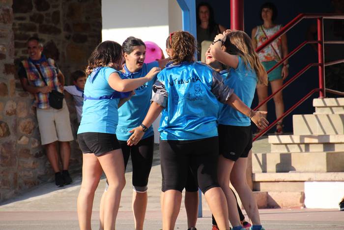 Lehiatik gutxi, festatik ask 59 1534074489551