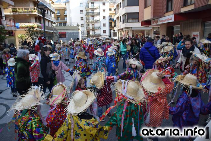 udaberri dantzari txikien kalejira 1 1454767825519