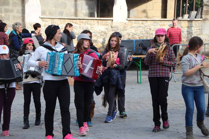 euskararen eguna 2015 irura 58 1449169422336