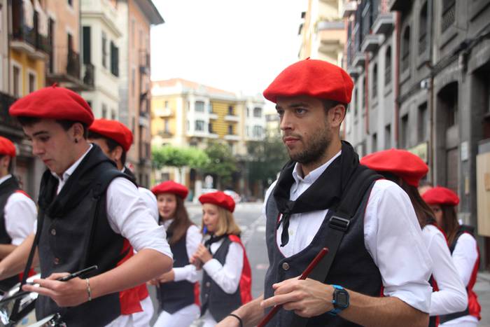 Lizarrez apaindutako kaleeta 209 1498480994570