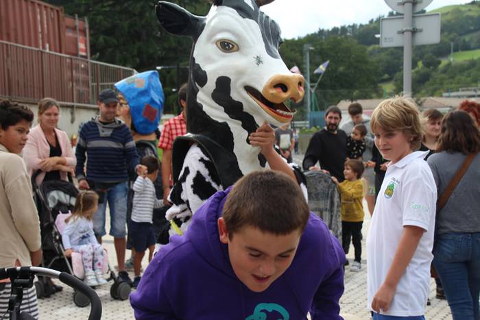 Erraldoiak, buruhandiak eta  35 1505067984305