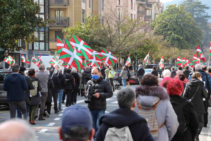 "Bada garaia tortura, gerra  12 1614447038330