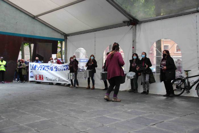 Pentsio duinak eskatuz eskua 33 1621879386068