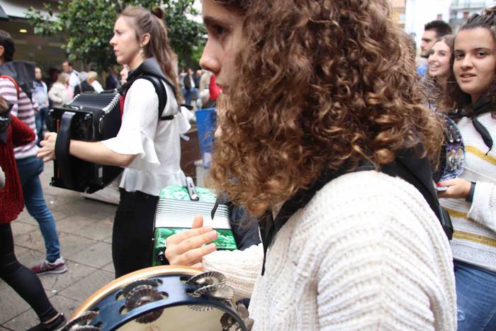 Hauspoa trikitiari 34 1570286803858