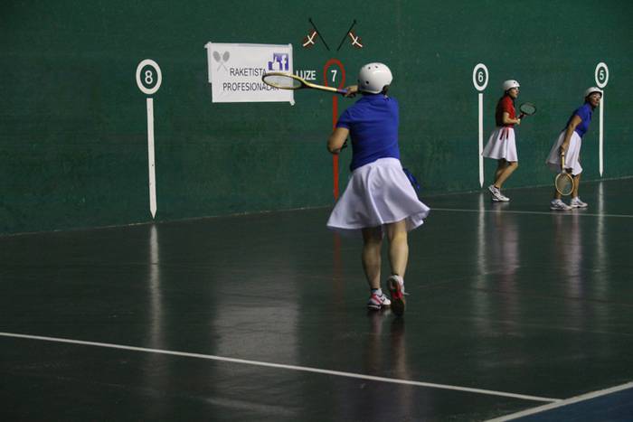 Emakume, raketista eta profe 92 1511035552771