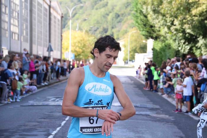 Hego haizeak airean eraman d 74 1539348559042