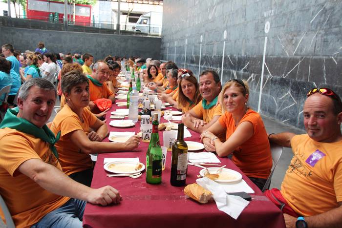 Lagunartean igarotzeko eguna 14 1534080562178