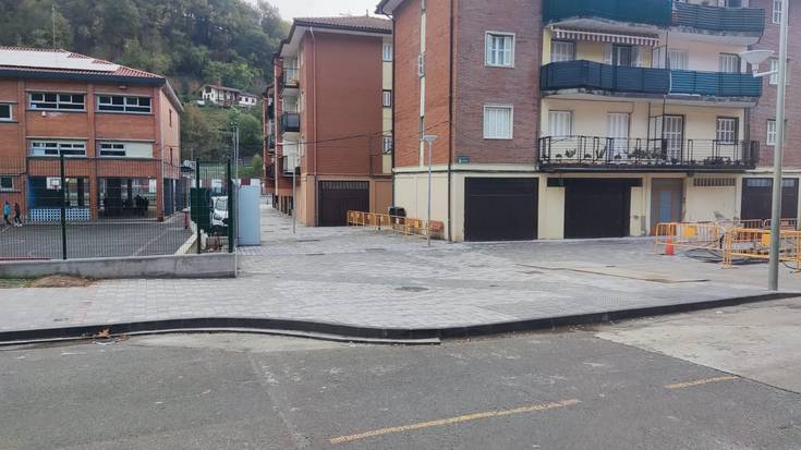 Amaitzear dira Larraitz auzoko ekialdea berritzeko lanak