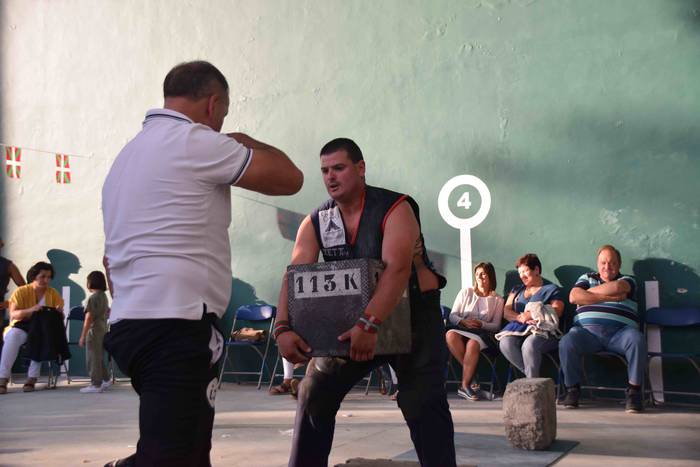 Jakesen ausardia, auzotarren 27 1538330639445