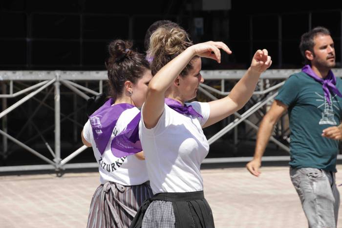 Zizurkilgo Andra Mariak. Oil 56 1660313820340