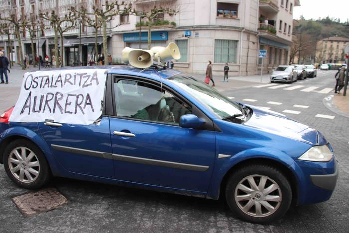 Ostalaritza Aurrera kotxe ka 2 1612011917771