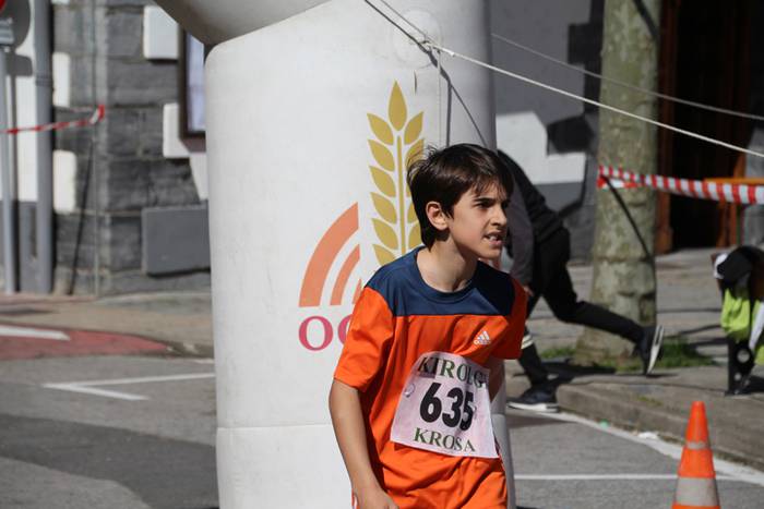 Haur, gazte eta heldu krosea 83 1491742271822