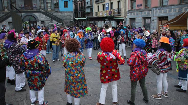 Txarangen parte ez izatetik, haiena sortzera