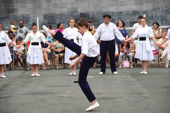 soka dantza santioak villabo 17 1532543070025