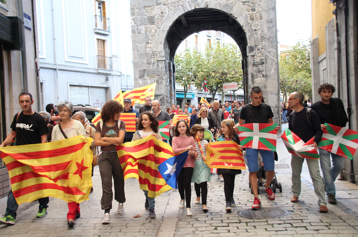 Elkartasuna  gainezka 2 1507053480891