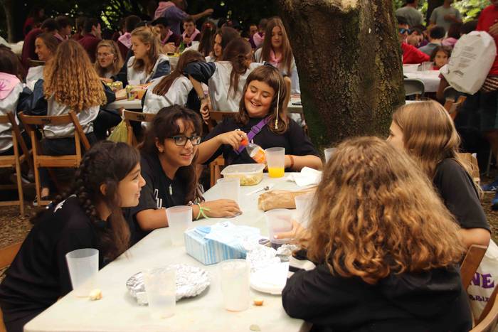 Kuadrillan bazkaltzea bezala 35 1564494477757