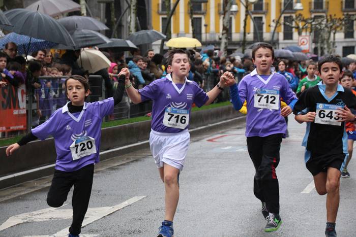 700 haur inguru XXXI. Ero Et 69 1516542260019