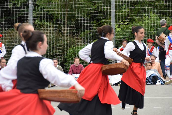 Ibarrako Dantzari Txiki Egun 58 1528547937509