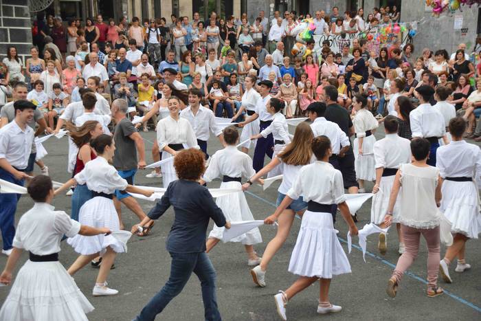 soka dantza santioak villabo 106 1532546036194