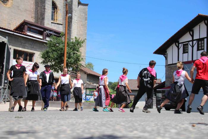 Suziriari aurrea hartu diote 3 1565791740173