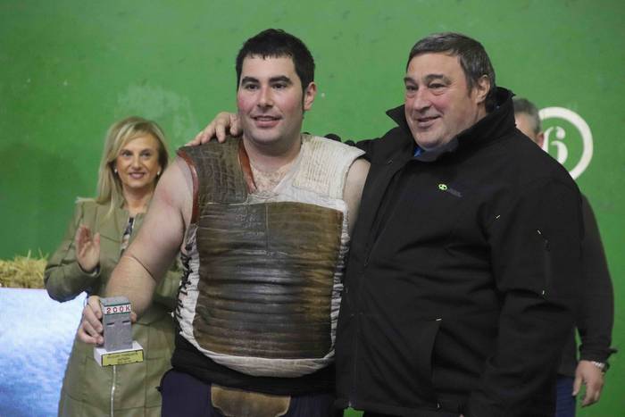 200 kiloko harri errektangul 77 1577023332412