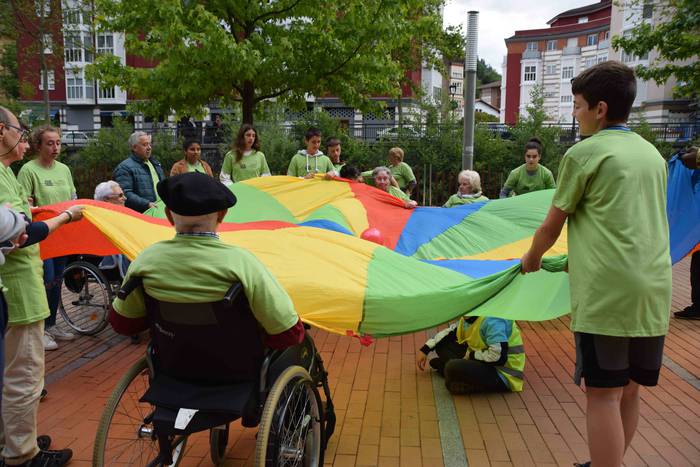 Haur eta helduen arteko II.  114 1560343326036