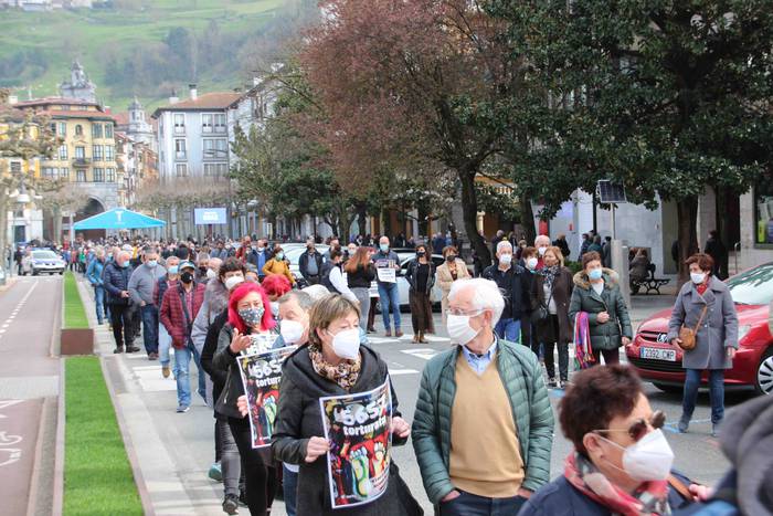 "Bada garaia tortura, gerra  9 1614447035898