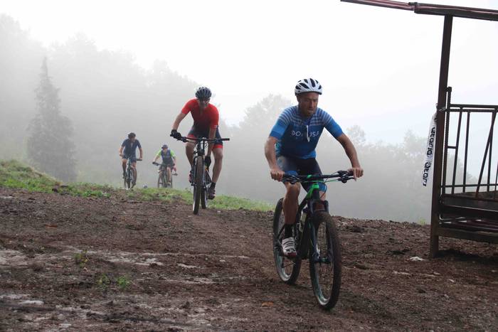 Mendi bizikleta lasterketare 42 1660377626097