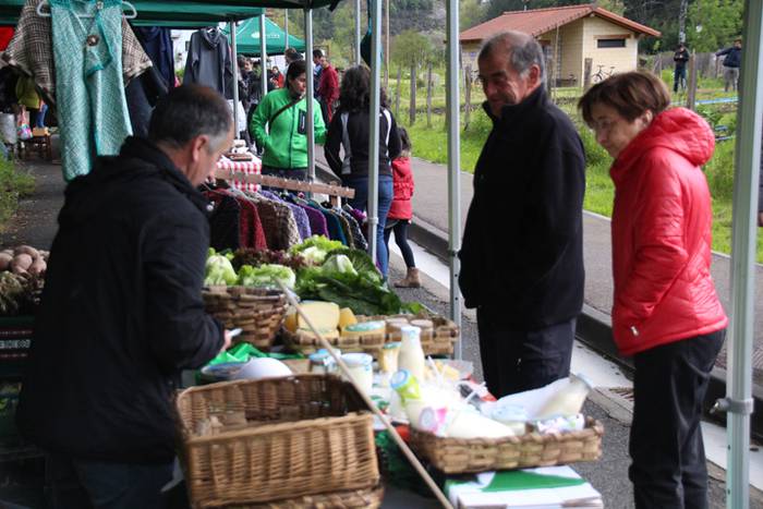 Alegako azoka ekologikoa 29 1462113316406