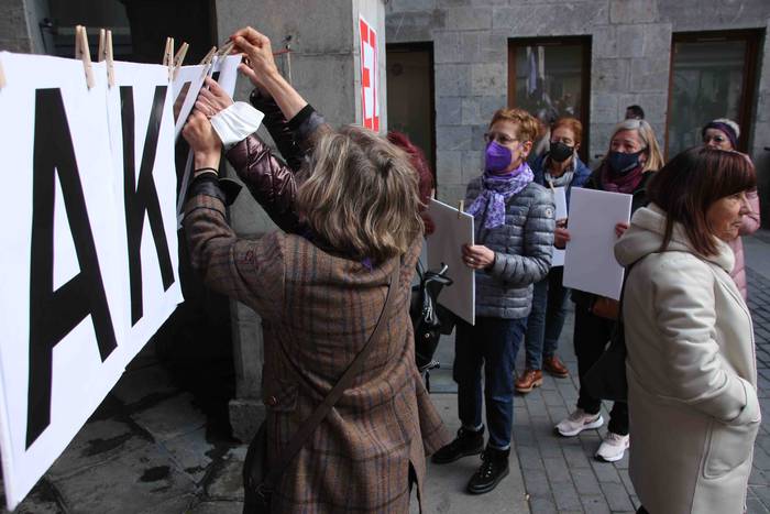 Martxoak 8 bezpera, oneka, p 10 1646657272568