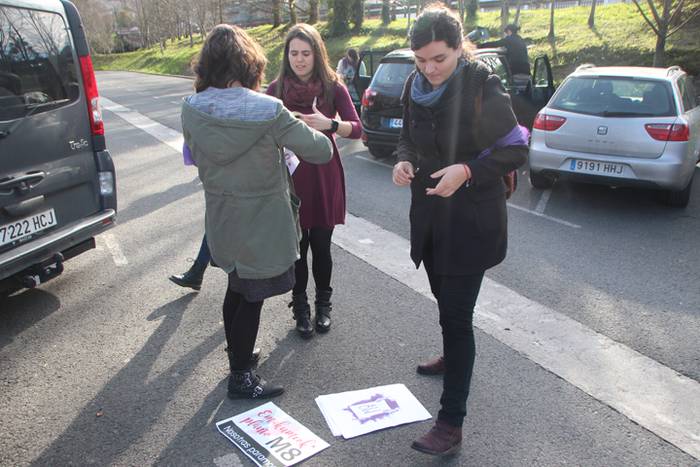 Martxoak 8 kotxe karabana 1 1520507947129