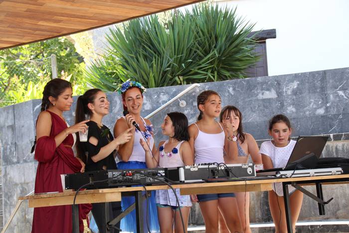 ALBIZTURKO ANDRAMARI JAIAK 2 7 1502728615549