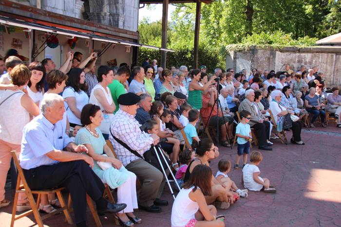 Dantza, bidania 38 1472040020124