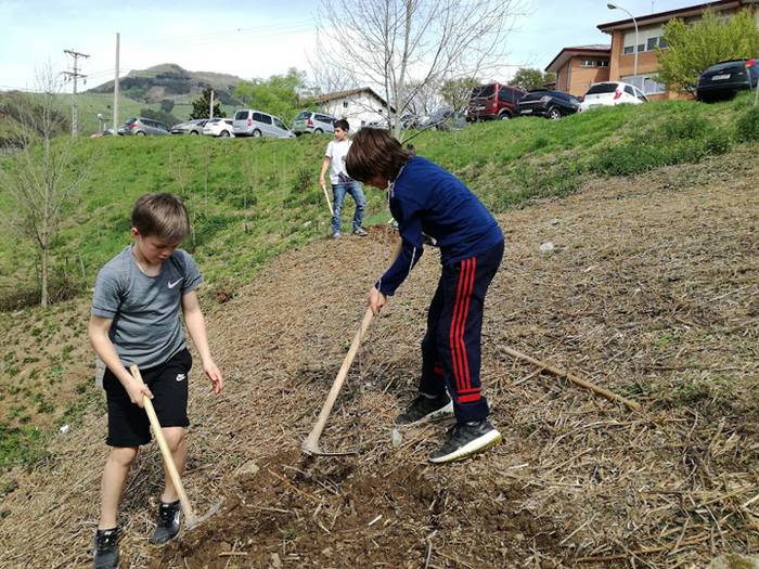 Landatzeak Uzturpe ikastolan 6 1490969820557