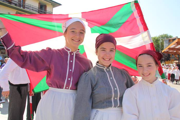 Dantzari Txiki eguna Ibarran 2016 24 1464428073492