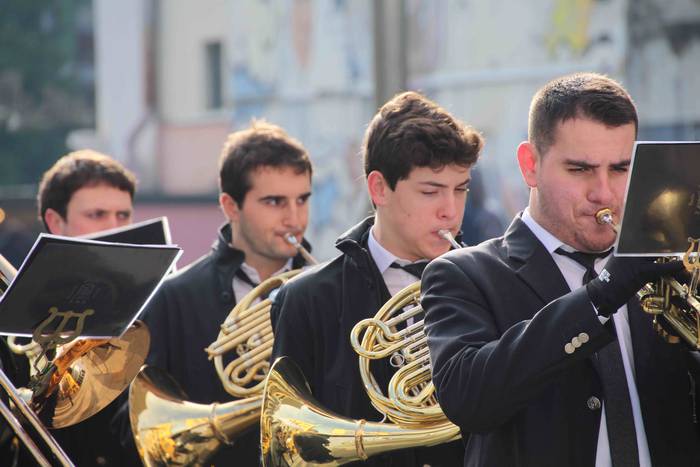 Egoiliarren belarriak goxatu 8 1643460369845